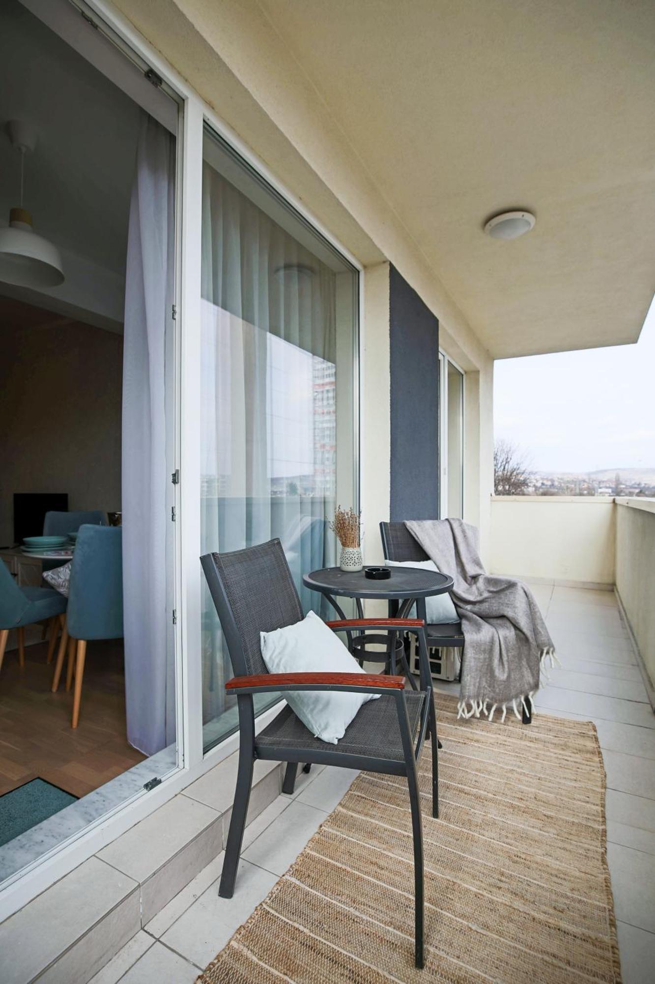 Stylish Condo - Parking And Balcony Kolozsvár Kültér fotó