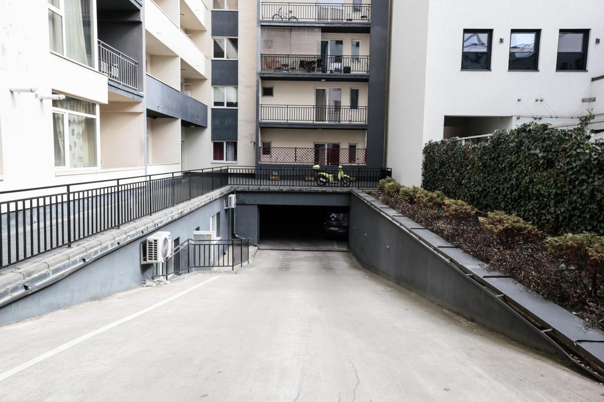 Stylish Condo - Parking And Balcony Kolozsvár Kültér fotó