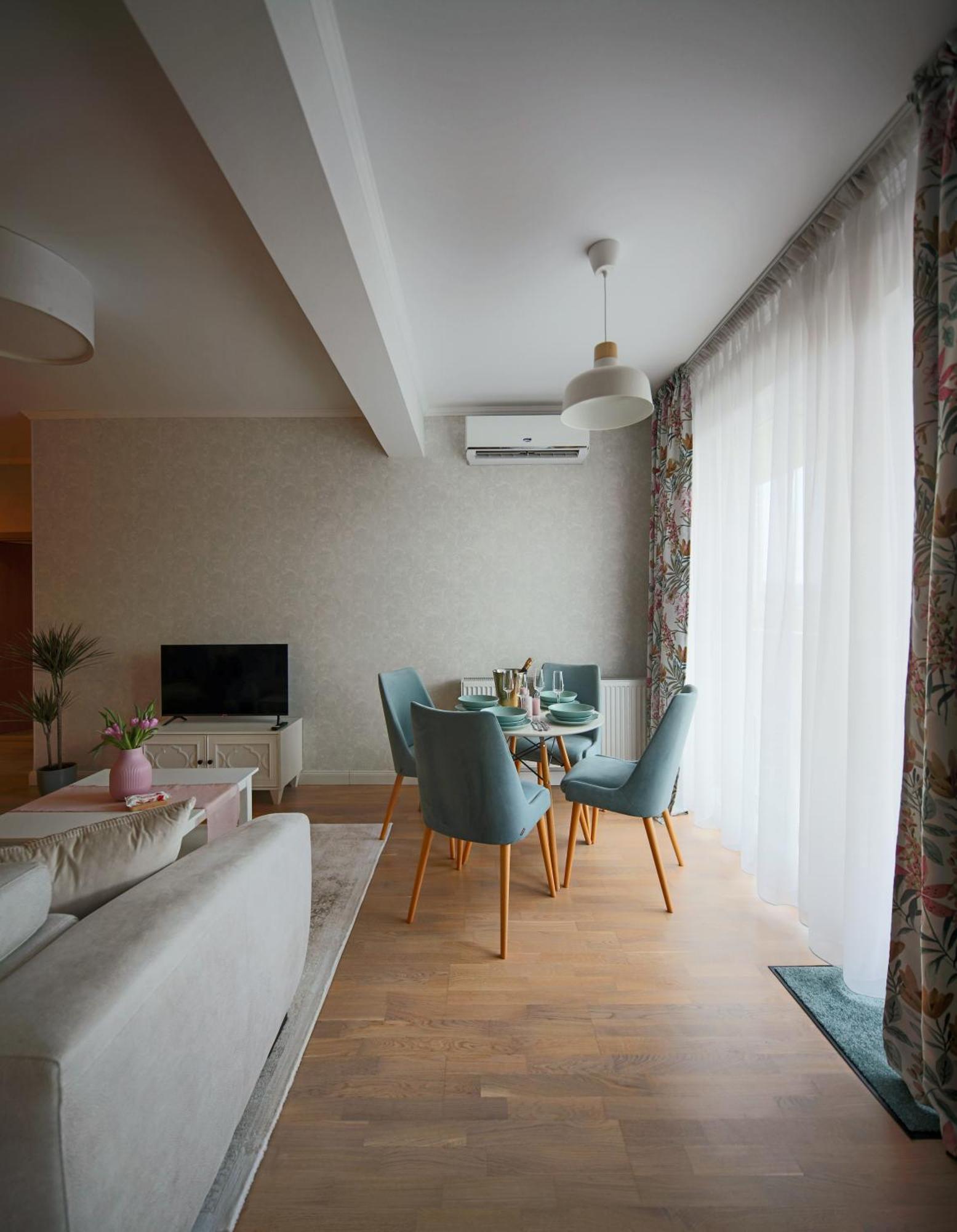 Stylish Condo - Parking And Balcony Kolozsvár Kültér fotó